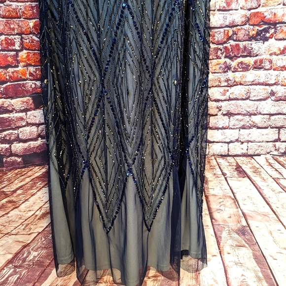 Adriana Papell Gown - Picture 7 of 15